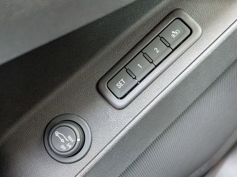 Used 2019 Chevrolet Equinox Premier image 37