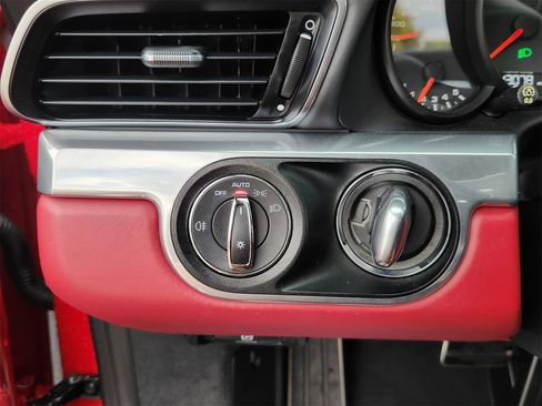 Used 2019 Porsche 911 Carrera 4S image 22