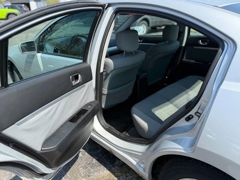 Used 2008 Mitsubishi Galant ES image 10