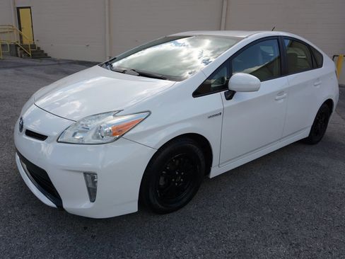 Used 2013 Toyota Prius Three FWD image 4