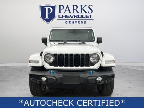 Used 2024 Jeep Wrangler Unlimited w/ Convenience Group AWD/4WD image 2