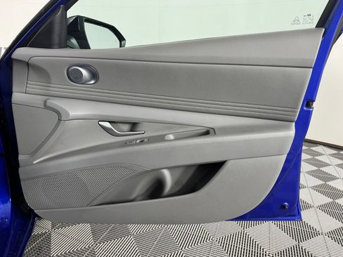 Used 2025 Hyundai Elantra Sport FWD image 30