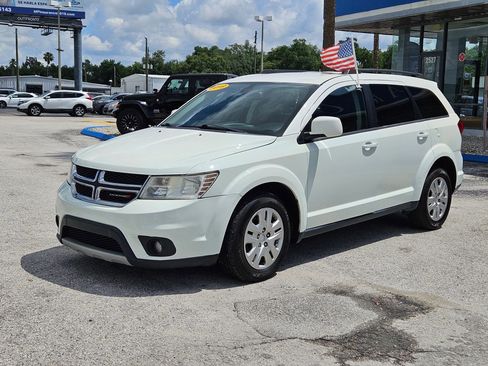 Used 2019 Dodge Journey SE w/ Connectivity Group FWD image 4