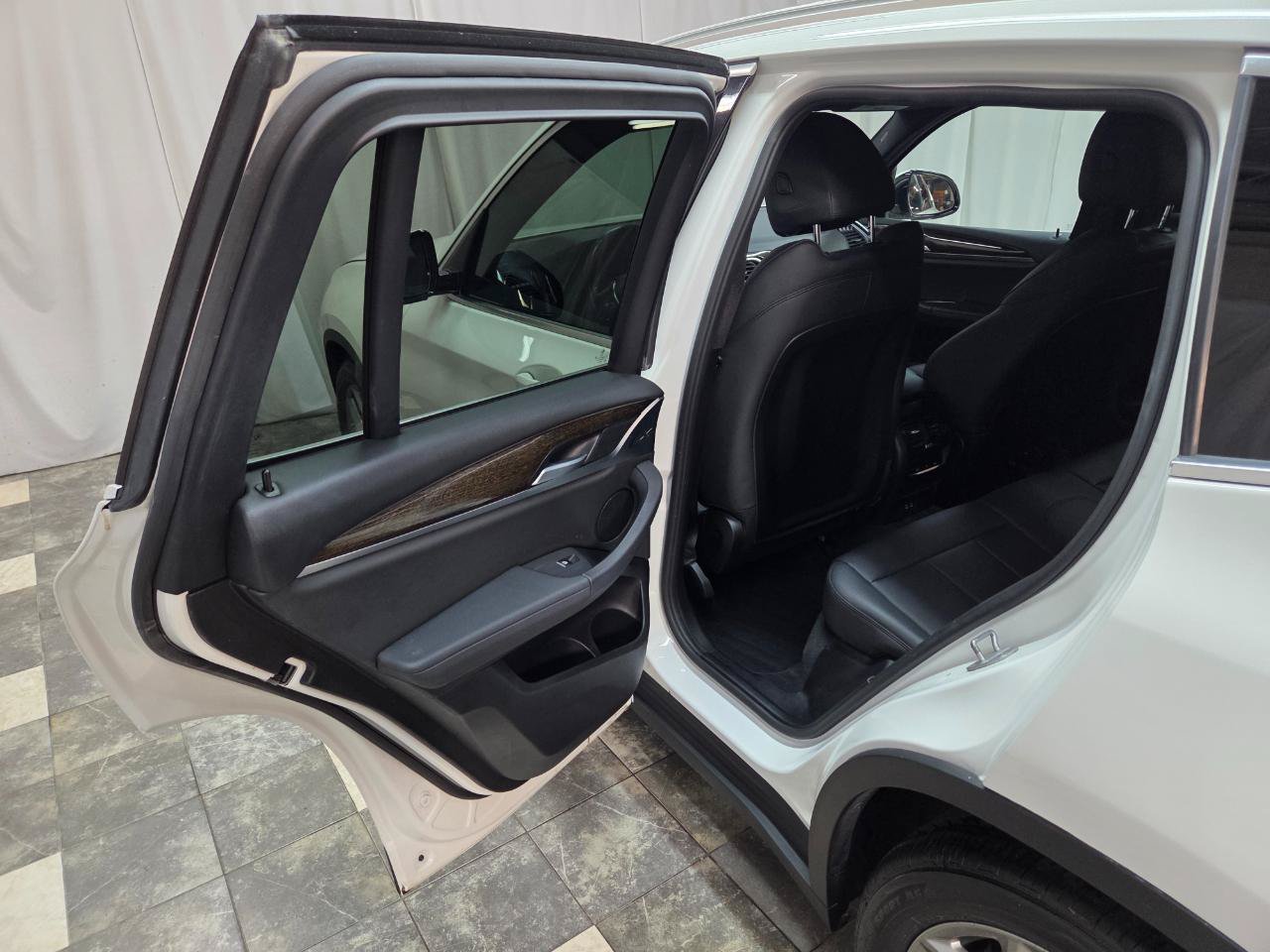 Used 2020 BMW X3 xDrive30i AWD/4WD image 11