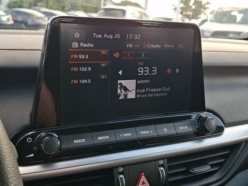 Used 2022 Kia Forte LXS w/ LXS Technology Package FWD image 21