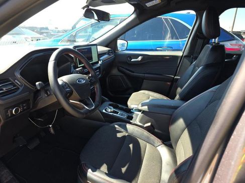 Used 2025 Ford Escape ST-Line w/ Tech Pack #1 AWD/4WD image 3