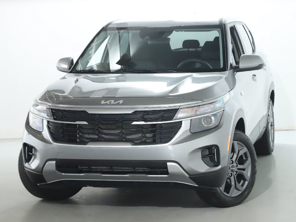 Used 2024 Kia Seltos LX AWD/4WD image 2