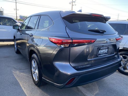 Used 2020 Toyota Highlander LE FWD image 10