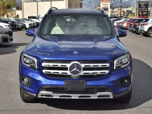 Used 2021 Mercedes-Benz GLB 250 4MATIC w/ Premium Package image 4