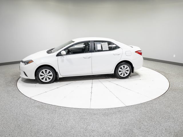 Used 2016 Toyota Corolla LE FWD image 26