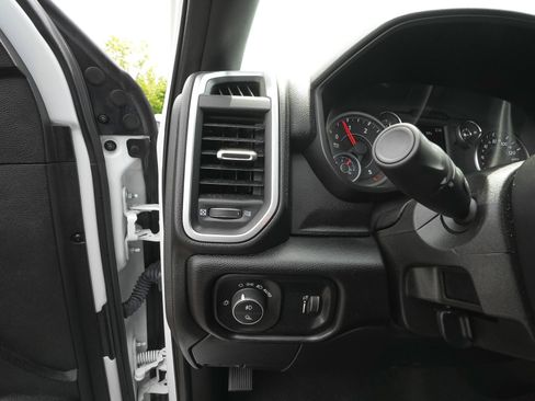 Used 2025 RAM 2500 Big Horn AWD/4WD image 15