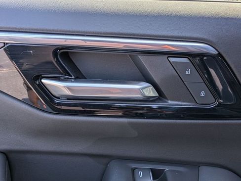 Used 2025 Chevrolet Tahoe Premier image 30