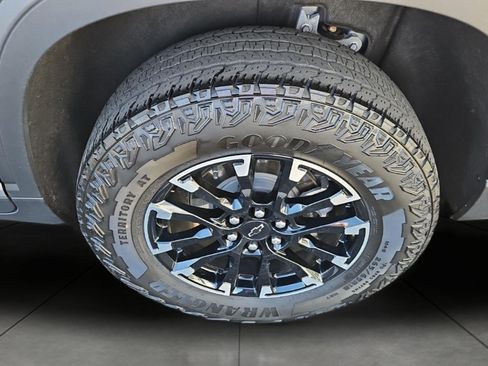 Used 2024 Chevrolet Traverse Z71 AWD/4WD image 13