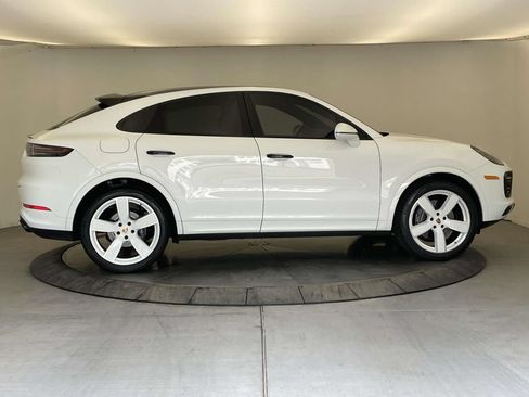 Certified 2022 Porsche Cayenne Platinum Edition AWD/4WD image 8