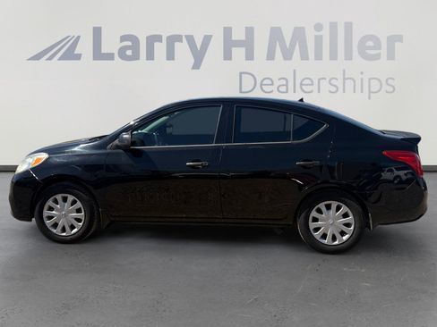 Used 2014 Nissan Versa S Plus image 2
