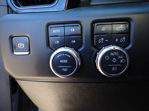 Used 2024 GMC Sierra 2500 AT4X AWD/4WD image 13