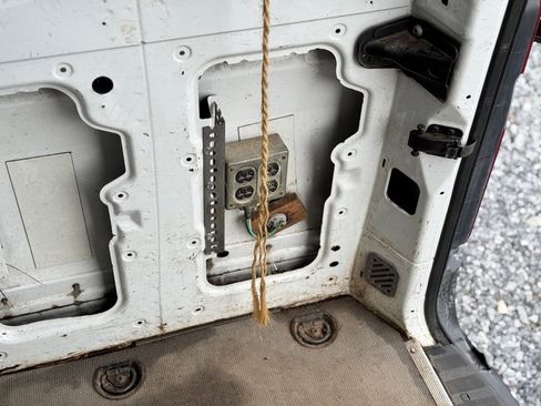 Used 2010 Freightliner Sprinter 2500 image 12