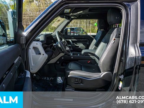 Used 2024 Land Rover Defender 90 X-Dynamic SE image 18