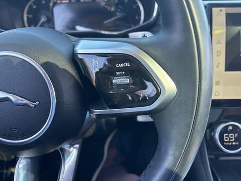 Used 2022 Jaguar F-PACE S image 23