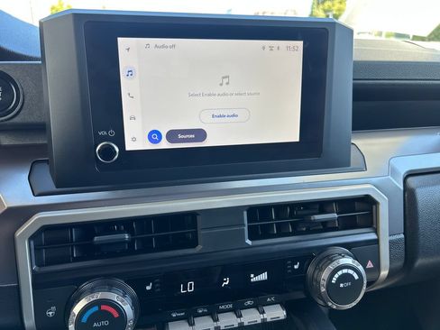 Certified 2025 Toyota Tacoma SR5 AWD/4WD image 21