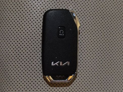 Used 2022 Kia Telluride S image 32