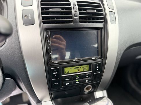 Used 2009 Hyundai Tucson Limited AWD/4WD image 16