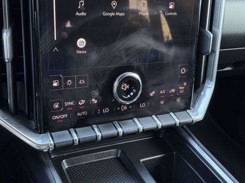 Used 2025 GMC Acadia Elevation image 6