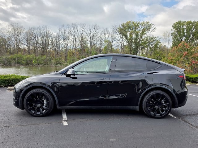 Used 2023 Tesla Model Y Long Range AWD/4WD image 13