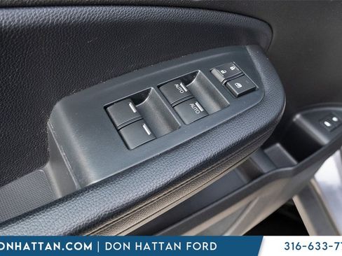 Used 2022 Honda Pilot Touring image 16