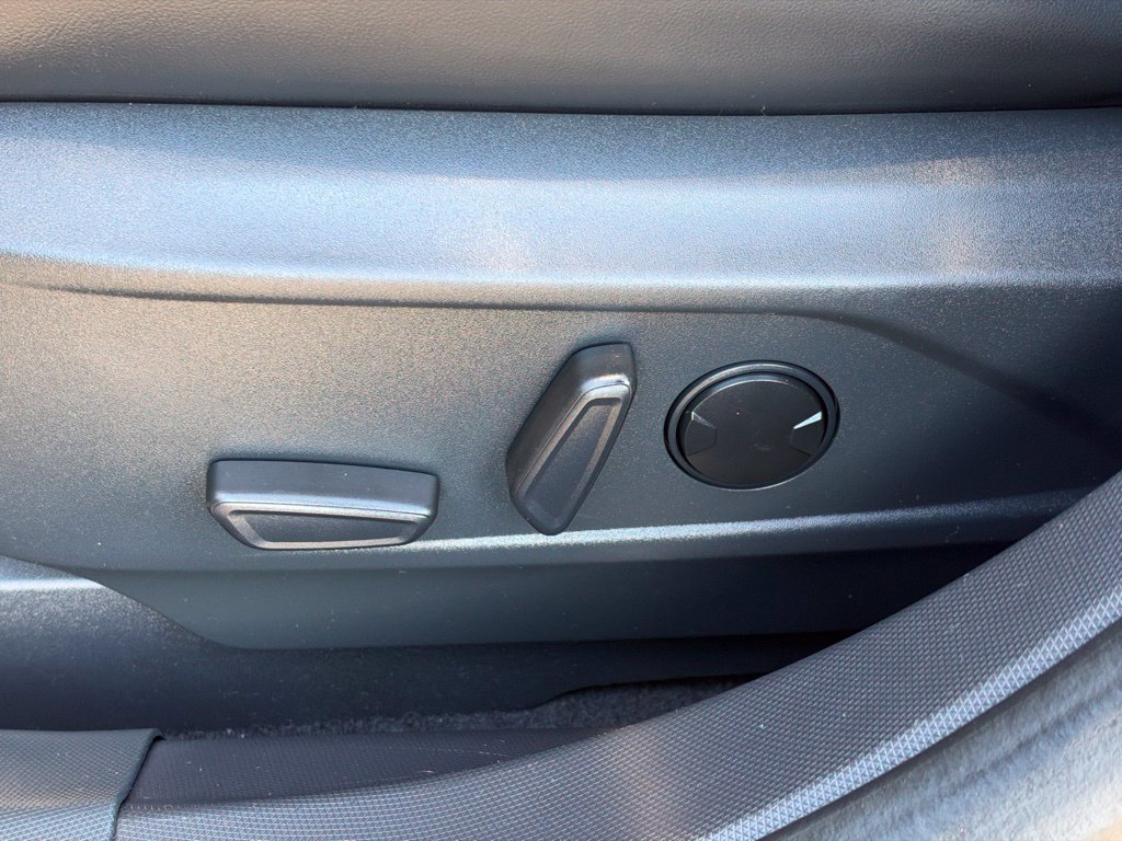 Used 2022 Ford Mustang Mach-E Select AWD/4WD image 22
