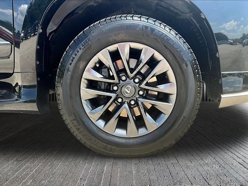 Used 2017 Lexus GX 460 AWD/4WD image 11