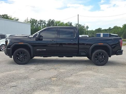 Used 2025 GMC Sierra 2500 AT4 AWD/4WD image 2
