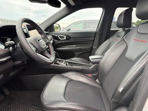 Used 2025 Jeep Compass Trailhawk AWD/4WD image 16