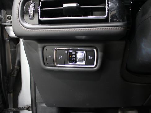 Used 2024 Lincoln Aviator Reserve w/ Equipment Group 201A AWD/4WD image 9