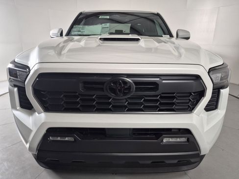 New 2026 Toyota Tacoma 4x4 Double Cab image 7