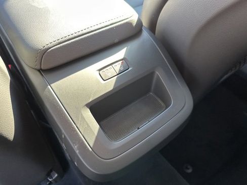 Certified 2025 Volvo XC60 B5 Core image 14