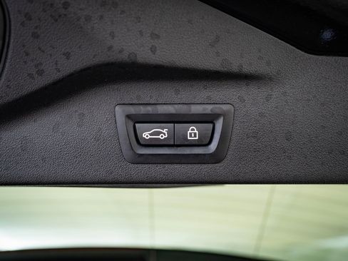 Used 2022 BMW X7 xDrive40i w/ Premium Package image 18