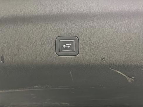 Used 2022 Chevrolet Suburban Z71 w/ Z71 Off-Road Package image 30