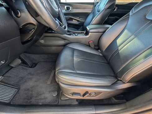 Used 2023 Kia Sorento S FWD image 15