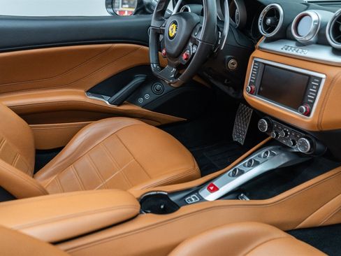 Used 2017 Ferrari California T image 53