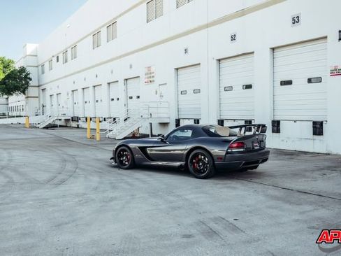 Used 2009 Dodge Viper ACR RWD image 50