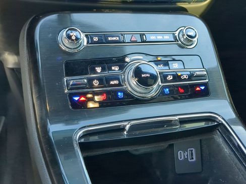 Used 2022 Lincoln Nautilus Reserve w/ Equipment Group 201A image 18