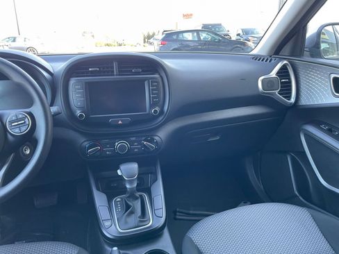 Used 2025 Kia Soul LX w/ LX Technology Package image 33