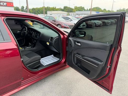 Used 2019 Dodge Charger Scat Pack RWD image 13