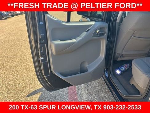 Used 2020 Nissan Frontier SV image 17
