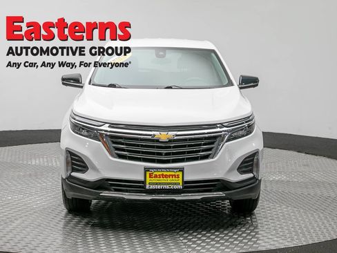 Used 2022 Chevrolet Equinox LT AWD/4WD image 2