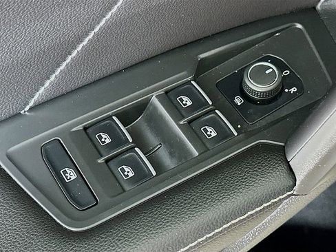 Used 2022 Volkswagen Tiguan SE AWD/4WD image 19