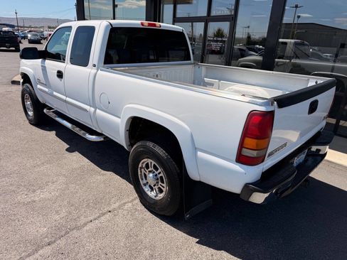 Used 2003 GMC Sierra 2500 SLT w/ SLT Preferred Equipment Group AWD/4WD image 3