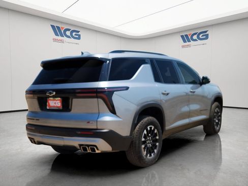Used 2025 Chevrolet Traverse Z71 AWD/4WD image 4