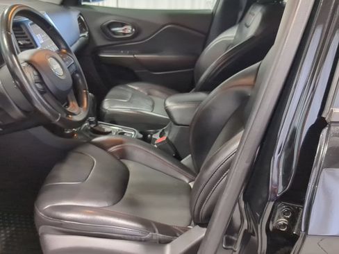 Used 2020 Jeep Cherokee Trailhawk w/ Cold Weather Group AWD/4WD image 20